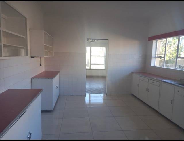4 BEDROOM HOUSE RENTED IN MANGOLD PARK